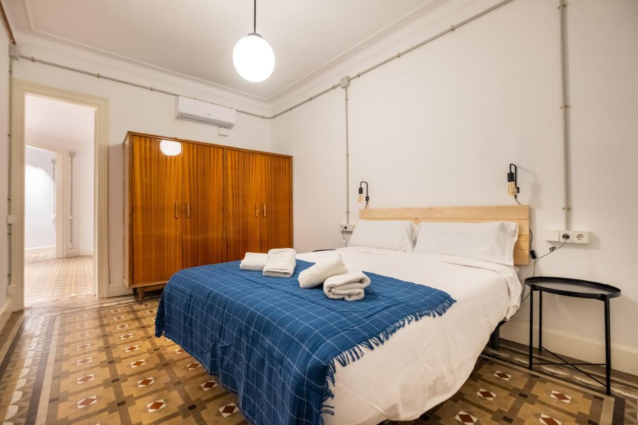 B42 - Modernist Apartment For Large Groups In Eixample Barselona Dış mekan fotoğraf